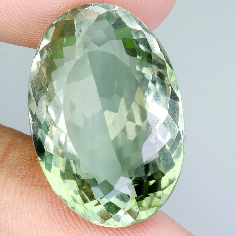 Stunning 25.86Ct Natural Green Amethyst Oval cut Gemstone 23x16x11mm